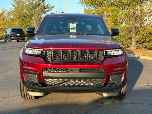 New 2025 Jeep Grand Cherokee L Altitude image 2