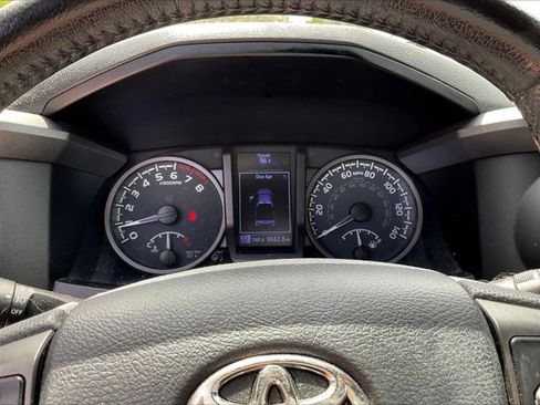 Used 2020 Toyota Tacoma TRD Off-Road AWD/4WD image 21