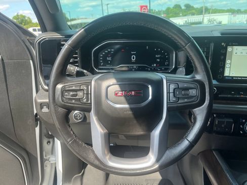 Used 2022 GMC Sierra 1500 SLT AWD/4WD image 25