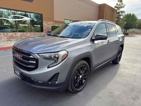 Used 2020 GMC Terrain SLE w/ Elevation Edition image 4