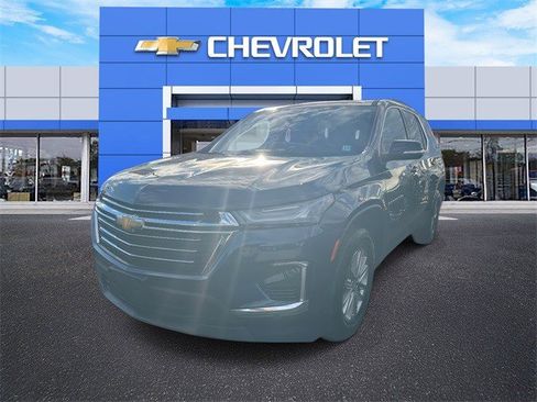 Certified 2023 Chevrolet Traverse LT image 2