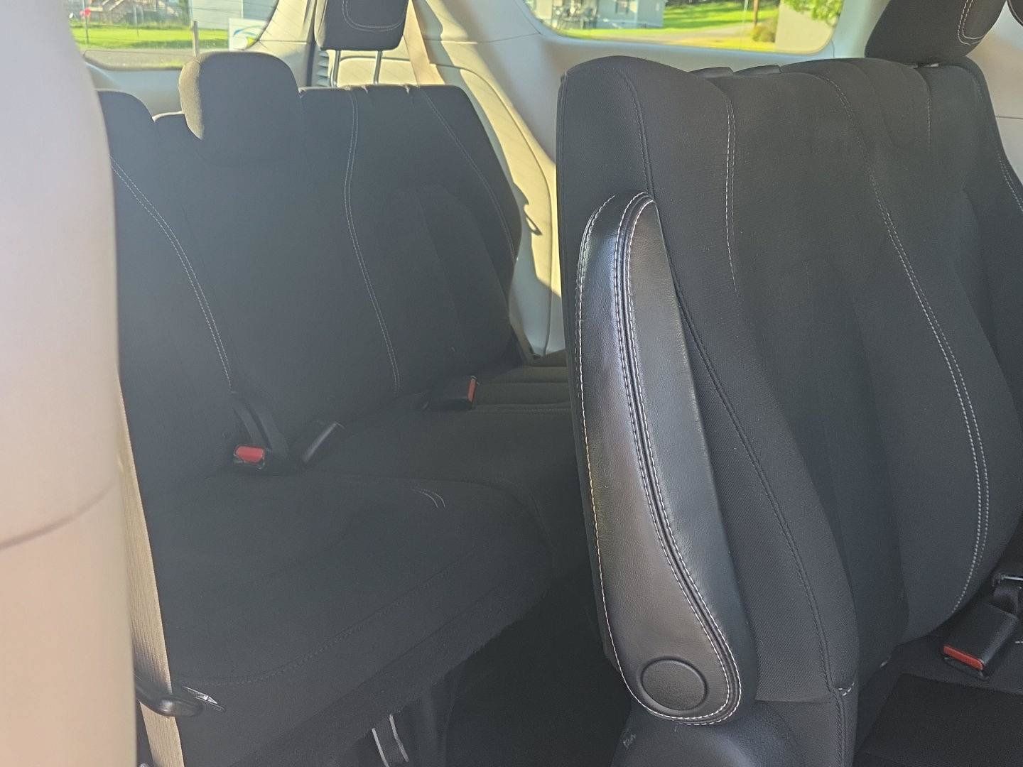 Used 2021 Chrysler Voyager L FWD image 18