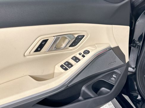 Used 2025 BMW 330i xDrive Sedan w/ M Sport Package image 19