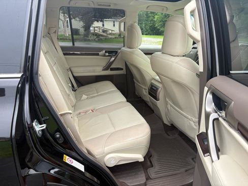 Used 2017 Lexus GX 460 Premium w/ Premium Package AWD/4WD image 27