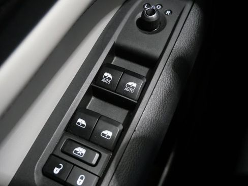 Used 2025 Jeep Compass Limited AWD/4WD image 13