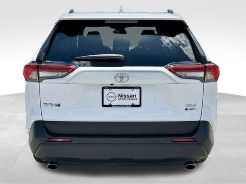 Used 2025 Toyota RAV4 XLE AWD/4WD image 7