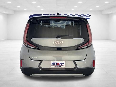 Used 2025 Kia Soul LX w/ LX Technology Package FWD image 6