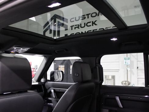 Used 2023 Land Rover Defender 130 X-Dynamic SE AWD/4WD image 14