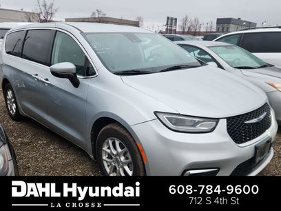 Used 2023 Chrysler Pacifica Touring-L