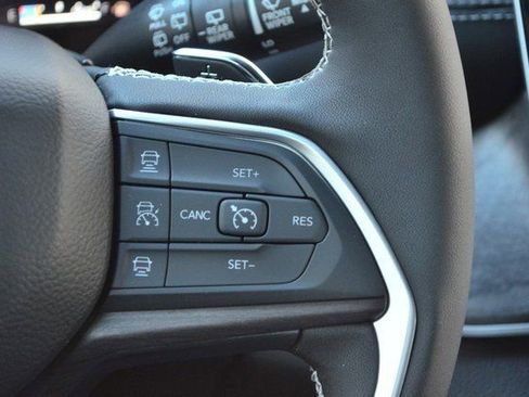 New 2025 Jeep Grand Cherokee Limited image 18