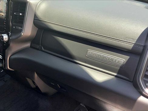 Used 2025 RAM 1500 Laramie AWD/4WD image 17