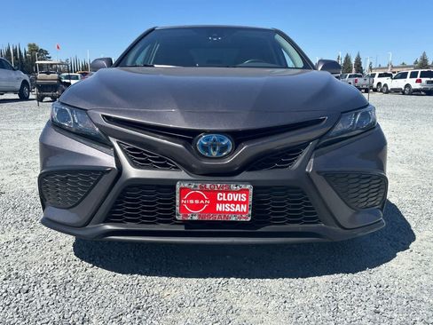 Used 2022 Toyota Camry SE w/ Cold Weather Package FWD image 11