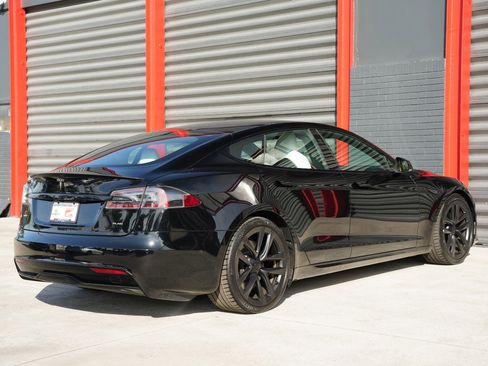Used 2022 Tesla Model S Plaid image 6