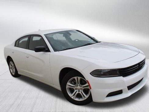 Used 2023 Dodge Charger SXT image 3