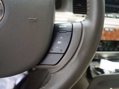 Used 2011 Mercury Grand Marquis LS RWD image 5