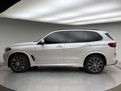 Used 2022 BMW X5 xDrive40i w/ M Sport Package image 2