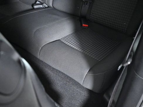 Used 2019 Dodge Challenger R/T w/ Driver Convenience Group image 27