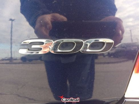 Used 2016 Chrysler 300 Limited w/ Driver Convenience Group image 7