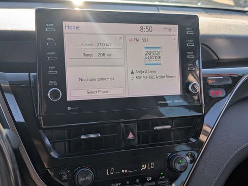 Used 2022 Toyota Camry XSE image 21