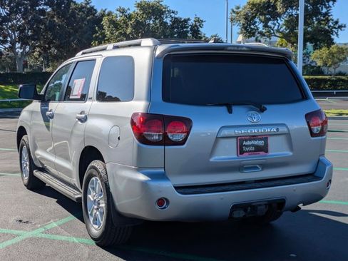 Used 2019 Toyota Sequoia SR5 image 8