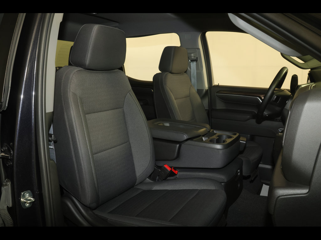 Used 2023 Chevrolet Silverado 1500 LT AWD/4WD image 32