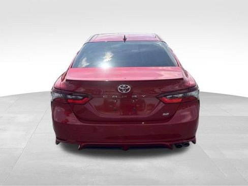 Used 2024 Toyota Camry SE FWD image 4