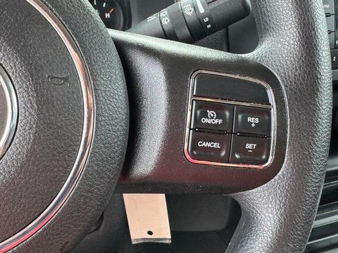 Used 2016 Jeep Patriot Sport FWD image 17