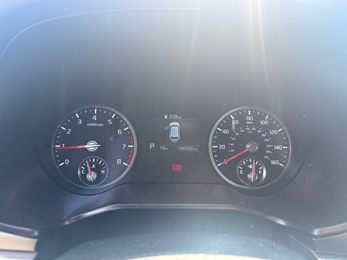 Used 2020 Kia Telluride LX FWD image 17