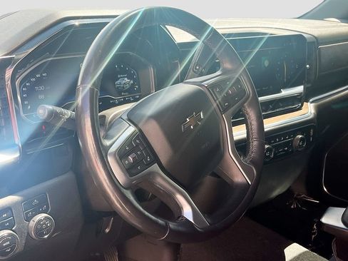 Used 2022 Chevrolet Silverado 1500 RST AWD/4WD image 11