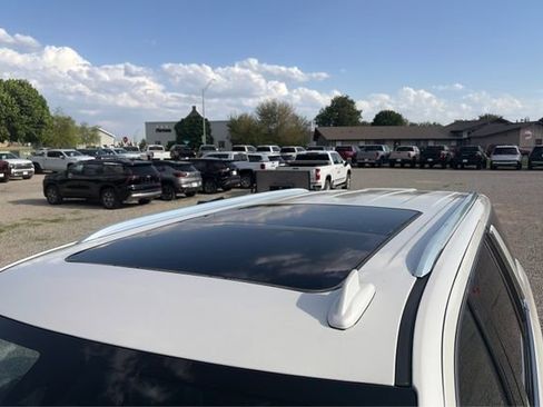Used 2022 GMC Yukon Denali AWD/4WD image 11