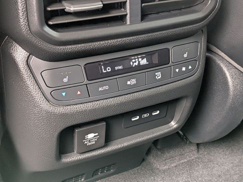 Certified 2025 Honda Pilot Elite image 29