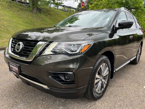 Used 2017 Nissan Pathfinder S AWD/4WD image 32