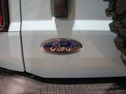 Used 2023 Ford Bronco Heritage Edition AWD/4WD image 40
