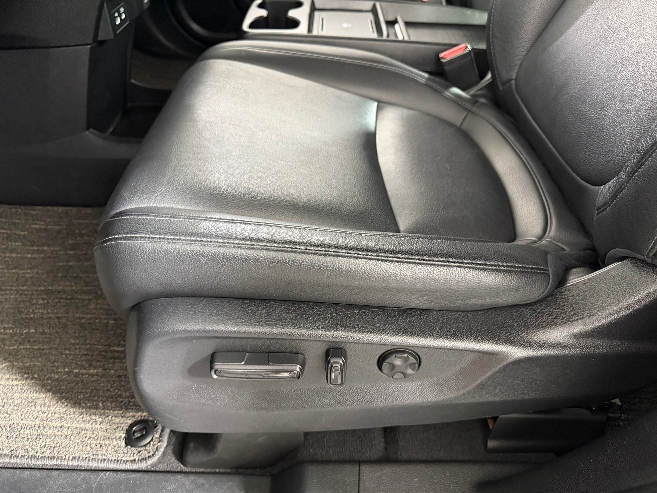 Used 2025 Honda Odyssey EX-L image 12