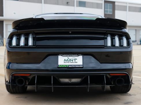 Used 2017 Ford Mustang GT w/ GT Performance Package image 12