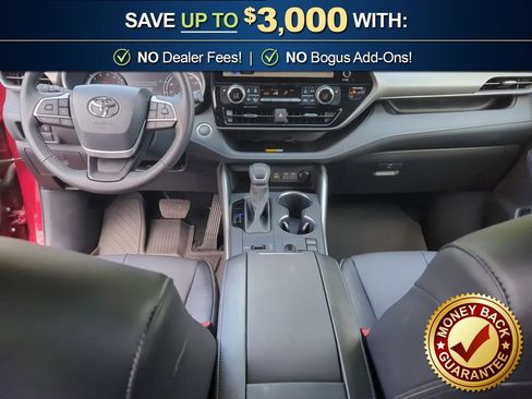 Used 2025 Toyota Highlander XLE FWD image 17