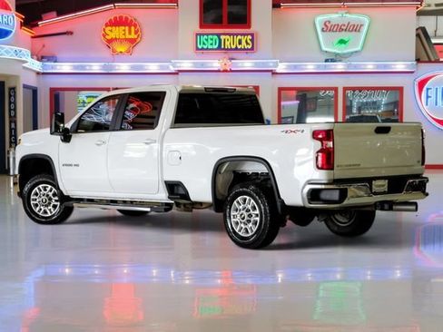 Used 2025 Chevrolet Silverado 2500 LT w/ Convenience Package AWD/4WD image 5