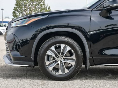 Used 2023 Toyota Highlander XSE image 10