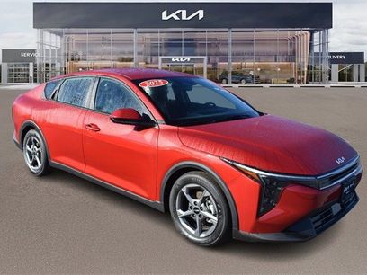 New 2025 Kia K4 LXS