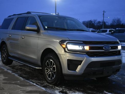 Used 2023 Ford Expedition Max XLT image 7