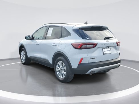 Certified 2026 Ford Escape Active w/ Cold Weather Package image 4