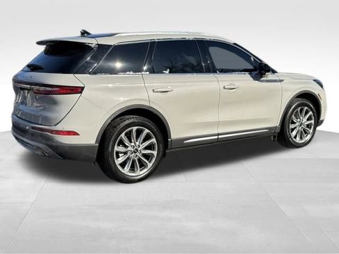 Used 2022 Lincoln Corsair AWD w/ Premium Package image 3