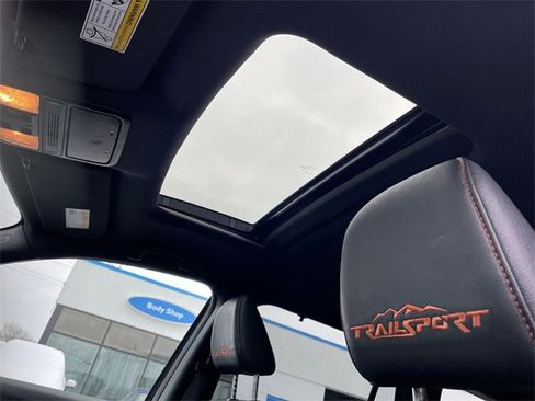 Certified 2022 Honda Pilot TrailSport image 17