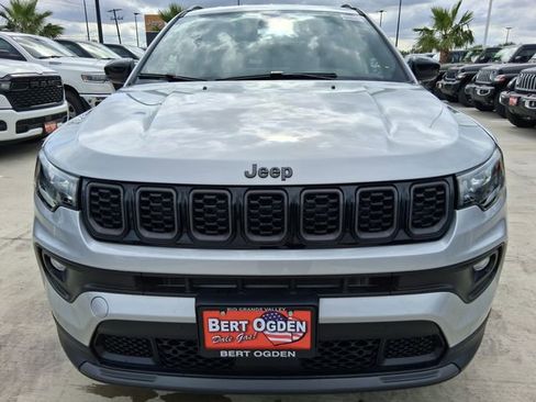 New 2026 Jeep Compass Latitude image 2