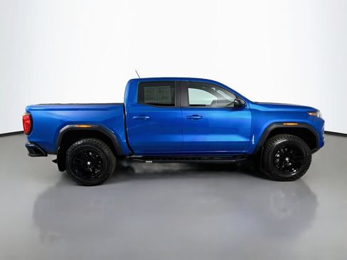 Certified 2023 GMC Canyon AT4 w/ AT4 Premium Package AWD/4WD image 9