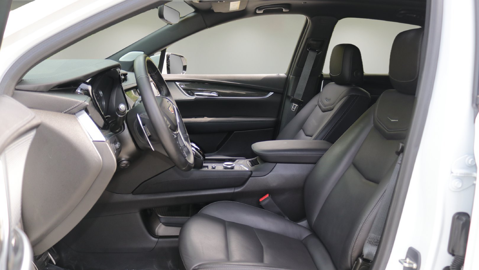 Used 2024 Cadillac XT5 Sportv w/ Technology Package AWD/4WD image 12