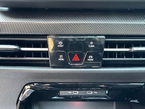 Certified 2025 Volkswagen GTI SE FWD image 19