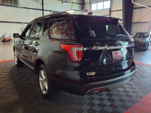 Used 2016 Ford Explorer XLT w/ Equipment Group 202A AWD/4WD image 5