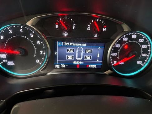 Used 2023 Chevrolet Equinox RS image 2