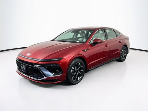 Used 2025 Hyundai Sonata SEL FWD image 3